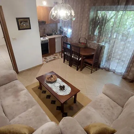 Hospitality Edas Place