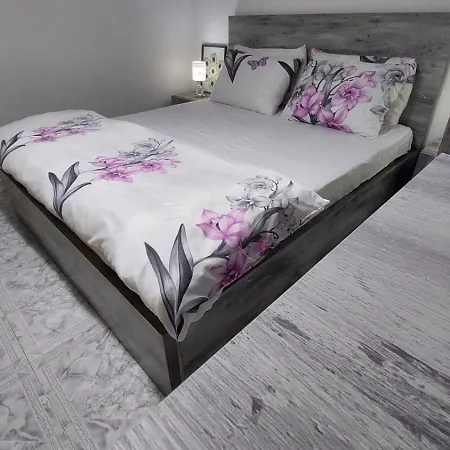 Hospitality Edas Place Tirana